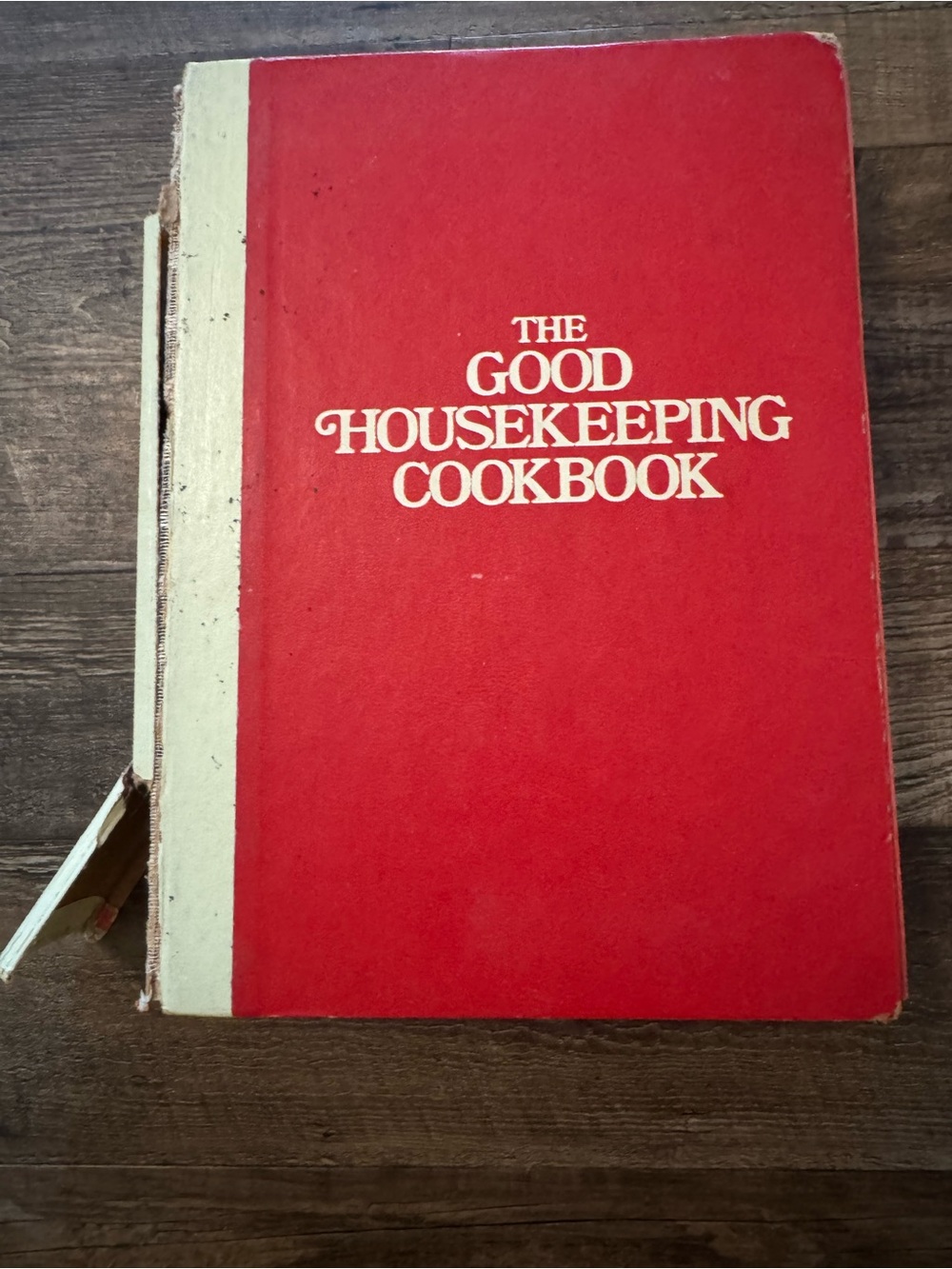 Vintage 1973 The Good Housekeeping Cookbook Zoe Coulson Red Cover 811 Pages